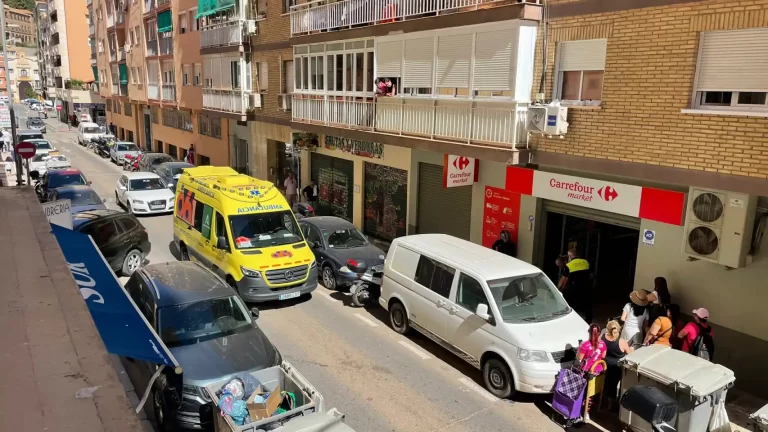 Muere una niña de tres años tras caerle encima un mueble en un supermercado del Ejido