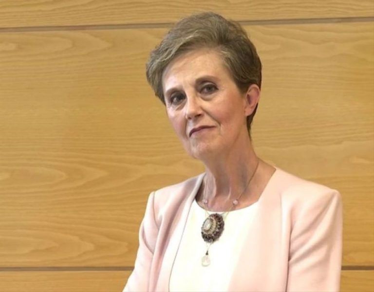 El Gobierno destituye a la directora del CNI
