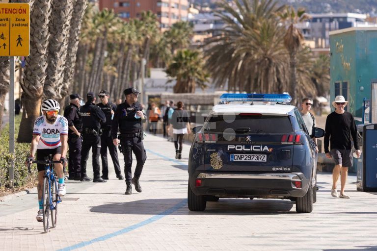 Tres detenidos por una violación grupal en una playa de Málaga
