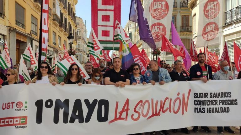 CCOO y UGT reclaman en Málaga un aumento de los salarios y bajar los precios