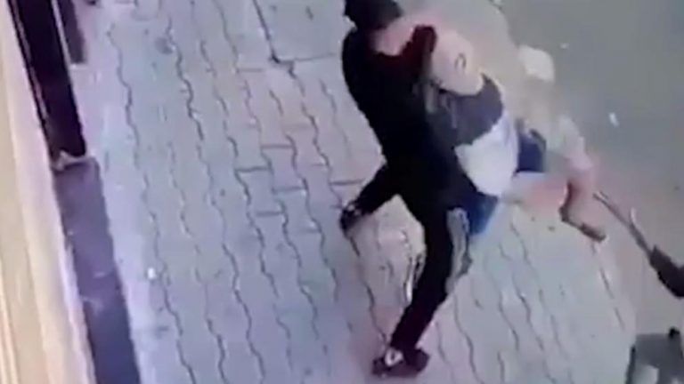 37 veces detenido: Arrestado en Antequera por tres robos a mujeres mayores usando la técnica del mataleón