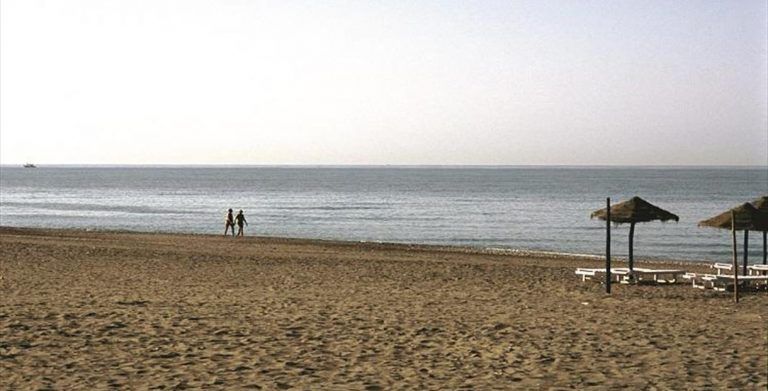 Muere ahogado un bañista de 78 años en la playa de El Morche
