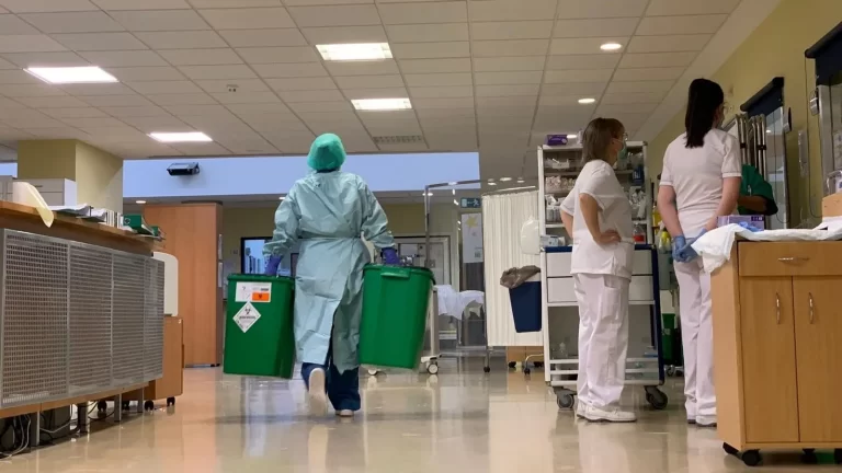 Una sanitaria es detenida por robar estupefacientes en un hospital de Málaga