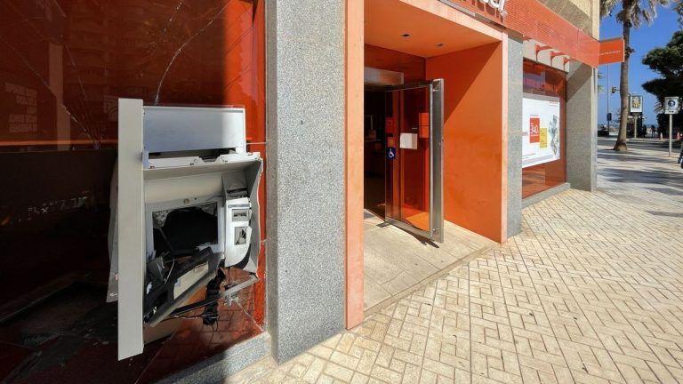Robo explosivo en Málaga: revientan dos cajeros con un margen de 20 minutos