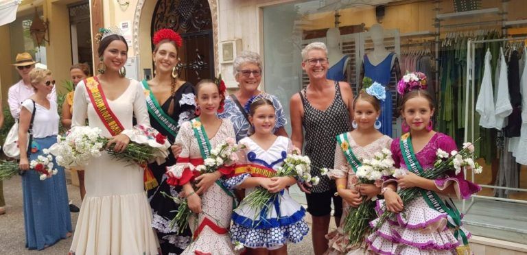 Estepona celebra el Día del Turista con flores y descuentos