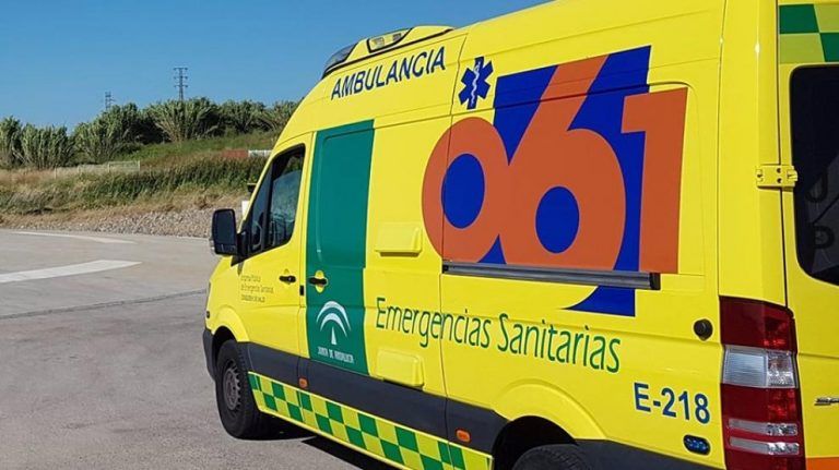 Tres trabajadores heridos de diversa consideración tras sufrir una caída en Málaga
