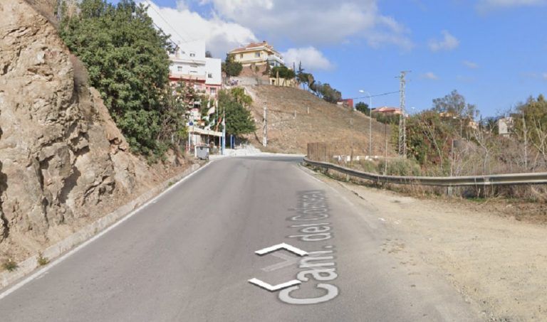 Cinco mujeres resultan heridas tras la salida de vía de un turismo en Málaga capital