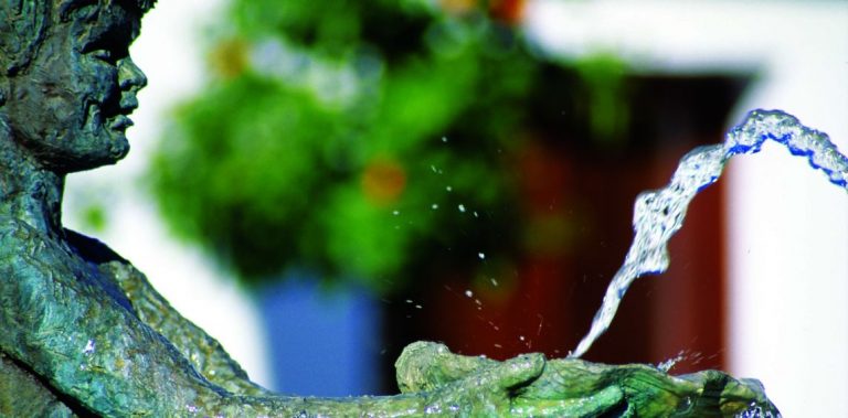 Acosol y el Ayuntamiento de Mijas garantizarán el agua a las personas con pocos recursos