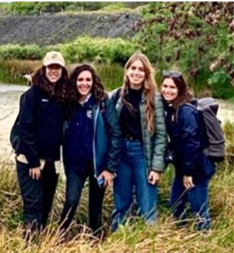 Cuatro alumnas de la UMA sobreviven a un naufragio con cuatro muertos en las Islas Galápagos