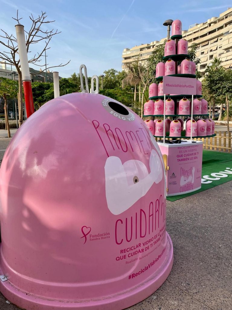 Málaga y Ecovidrio impulsan una campaña de reciclaje solidario por el Día Mundial del Cáncer de Mama