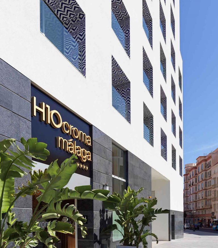 Detenidos por dejar a su bebé de seis meses solo en una habitación de hotel