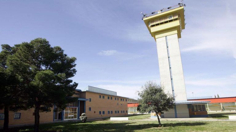 La Guardia Civil desactiva un paquete bomba enviado a un funcionario de la cárcel de Zuera
