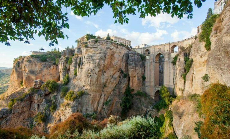 Ronda proyecta un vertiginoso camino colgante por el Desfiladero del Tajo que ofrecerá hermosas panorámicas de la Hoya del Tajo y del Puente Nuevo