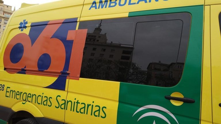 El incendio de un piso en Málaga deja once afectados, dos de ellos evacuados al hospital