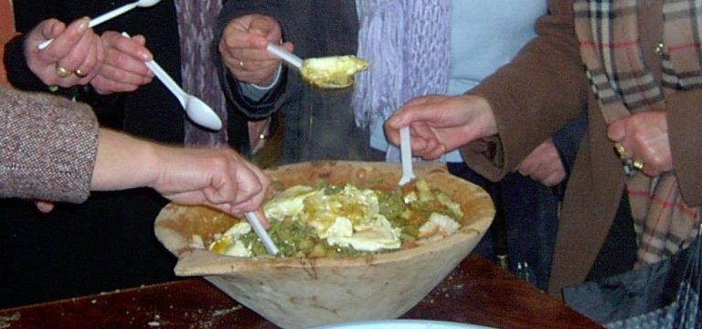 El Burgo celebra su XIX edición de la Sopa de los Siete Ramales el día de Andalucía