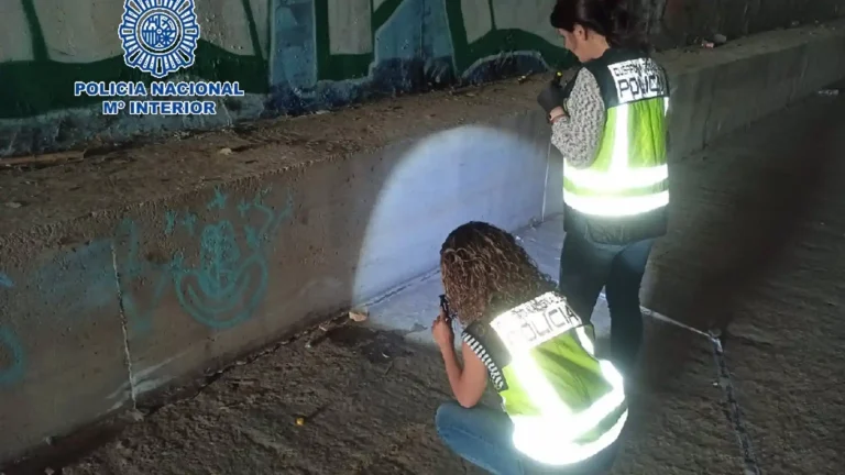 Detenidos seis jóvenes, entre ellos tres menores, por una agresión grupal a otro en Málaga