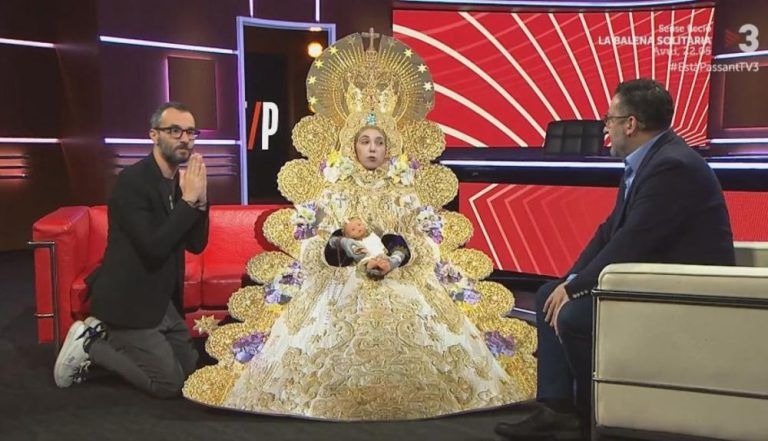 La jueza imputa a los humoristas de la parodia de la Virgen del Rocío en la televisión catalana