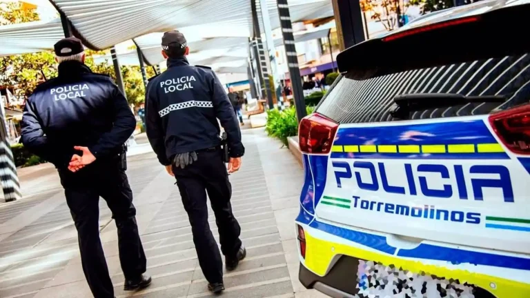 La policía intercepta varias botellas con ‘gas de la risa’ que se vendían en Torremolinos