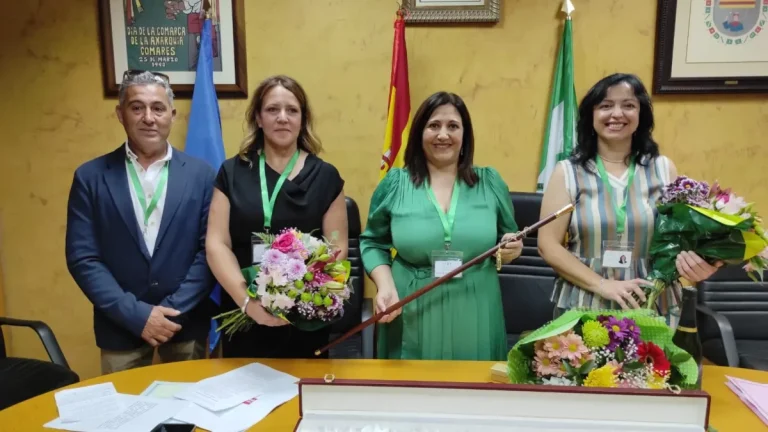 Eva Aguilar le arrebata a Manuel Robles la alcaldía de Comares después de 40 años