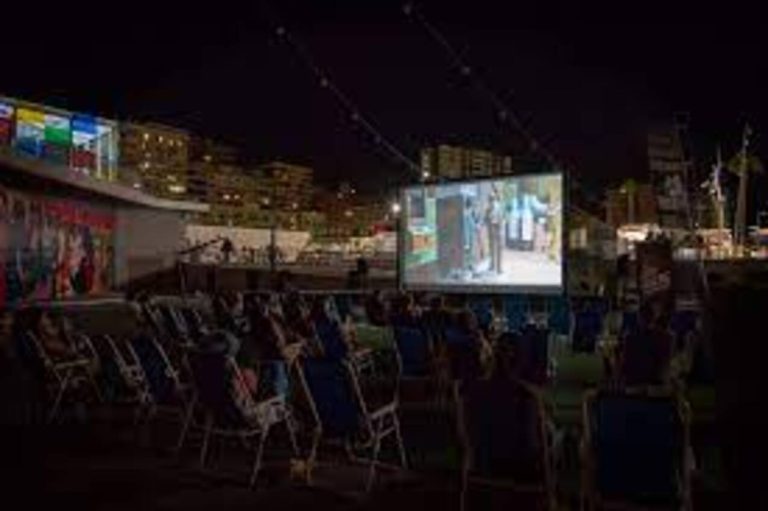 Cine gratis todos los jueves de julio en el Muelle Uno: descubre el universo de Wes Anderson