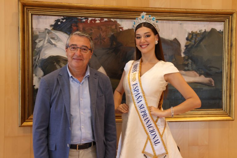 Salado recibe a la joven veleña Lola Wilson, ganadora de Miss RNB España 2023