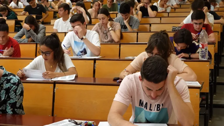 El examen de Matemáticas de Selectividad en Andalucía vuelve a desatar la polémica