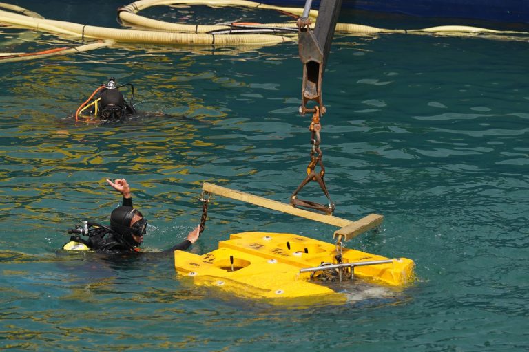 Creado en Málaga el primer robot subacuático de limpieza para cascos de buques