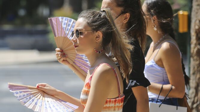 Vuelven los avisos amarillos por calor : hoy entrará el terral
