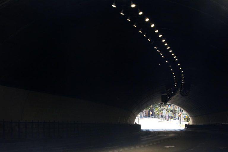 Cambios en la circulación en el túnel de la Alcazaba por las obras para la insonorización