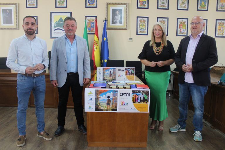 La Axarquía Costa del Sol se presenta como un destino turístico atractivo en la IFTM de París y la Feria de Tierra Adentro en Jaén