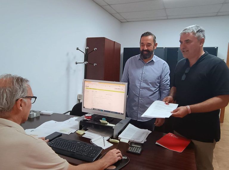 El PSOE denuncia la ausencia de mujeres en el consejo de administración de la empresa pública de aguas de la Axarquía