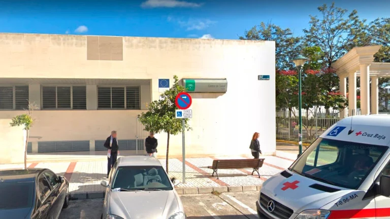 Un paciente amenaza a una médico y a un enfermero en el centro de salud de Coín