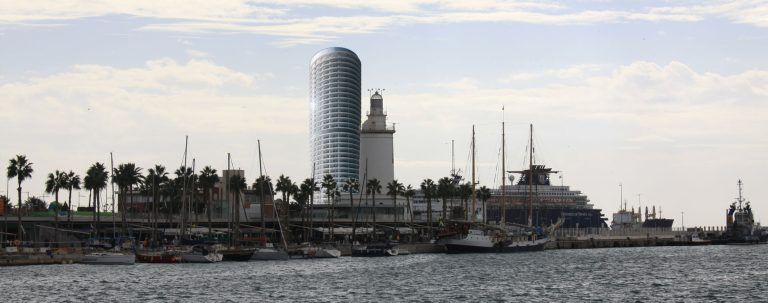 La Torre del Puerto incumpliría la Ley de Patrimonio Histórico Español y la declaración de BIC de La Farola