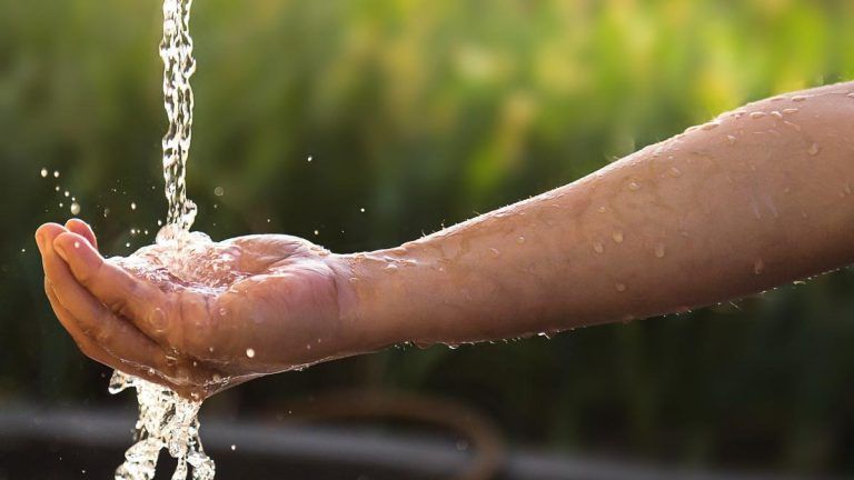 Una familia de la Viñuela,  recibe dos facturas trimestrales de agua que suman 75.000 euros