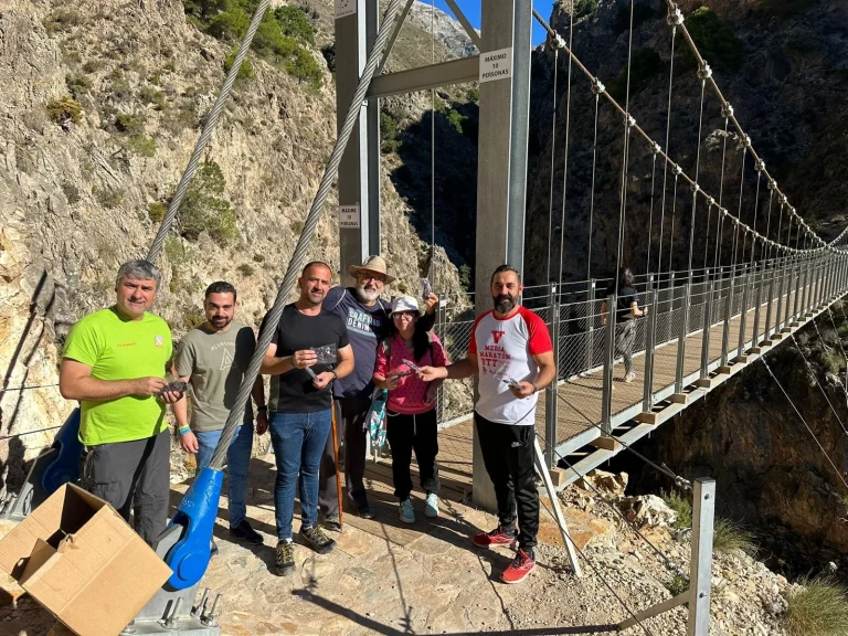 La uva pasa moscatel de la Axarquía se promociona en El Saltillo