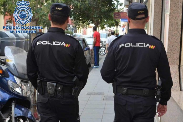 Un hombre ha sido apuñalado y otro atropellado este sábado en la calle Jesús Arambarri de Málaga