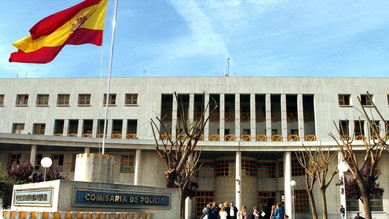 El Ayuntamiento de Málaga concede la medalla de la ciudad a la Comisaría de la Policía Nacional