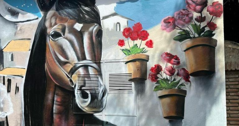 El núcleo de Cancelada se suma a la Ruta de los Murales de Estepona