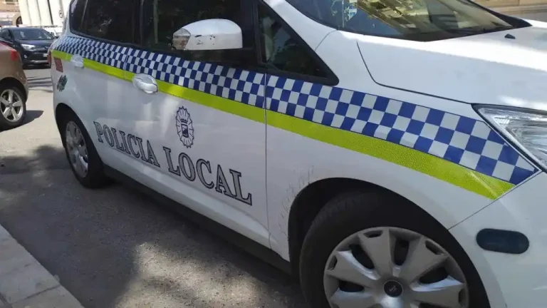 Maniatan a un matrimonio y le dan una paliza para robar en su casa en Churriana