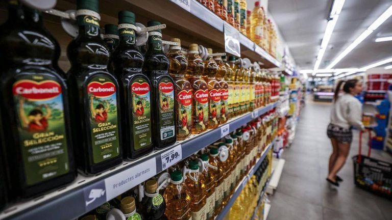 El IVA del aceite de oliva bajará a partir del 1 de julio, al 0% y se mantendrá así hasta el 30 de septiembre