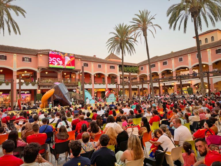 Los visitantes de Plaza Mayor podrán vivir en su plaza central la emoción de la final de la Eurocopa