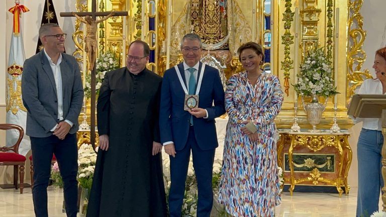 La Procesión de la Virgen del Carmen de La Carihuela recibe el título de Fiesta de Singularidad Turística de la Diputación