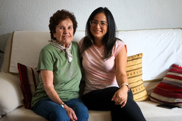 Pisos compartidos entre jóvenes y ancianos, remedio ante la soledad y la falta de vivienda