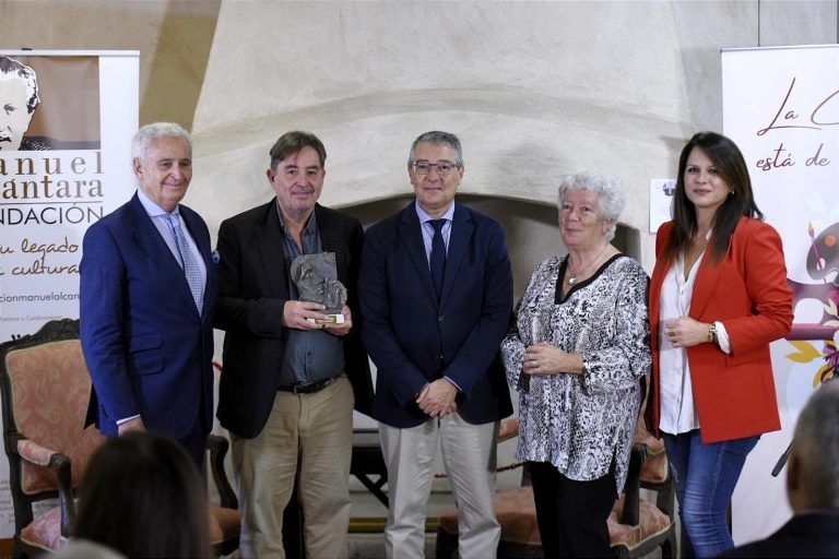 Luis García Montero recibe el I Premio Antorcha de Honor a la Trayectoria Poética en Rincón de la Victoria
