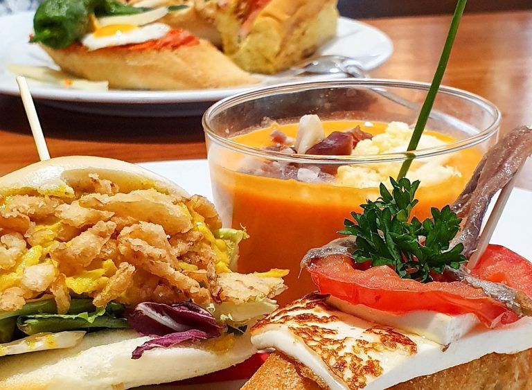 Estepona presenta la Ruta de la Tapa 2025 con una imagen renovada