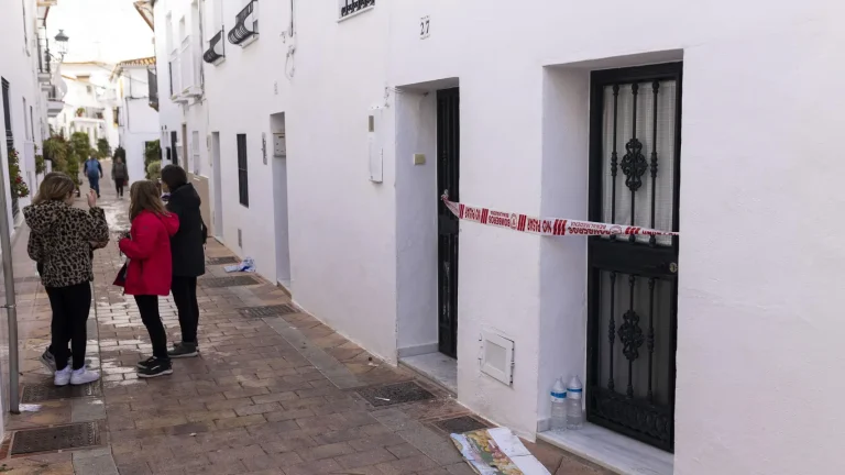Mata a su mujer en Benalmádena y después le prende fuego a la casa