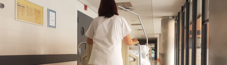 Denuncian que pacientes comparten habitación con fallecidos «durante horas» en el Hospital del Guadalhorce