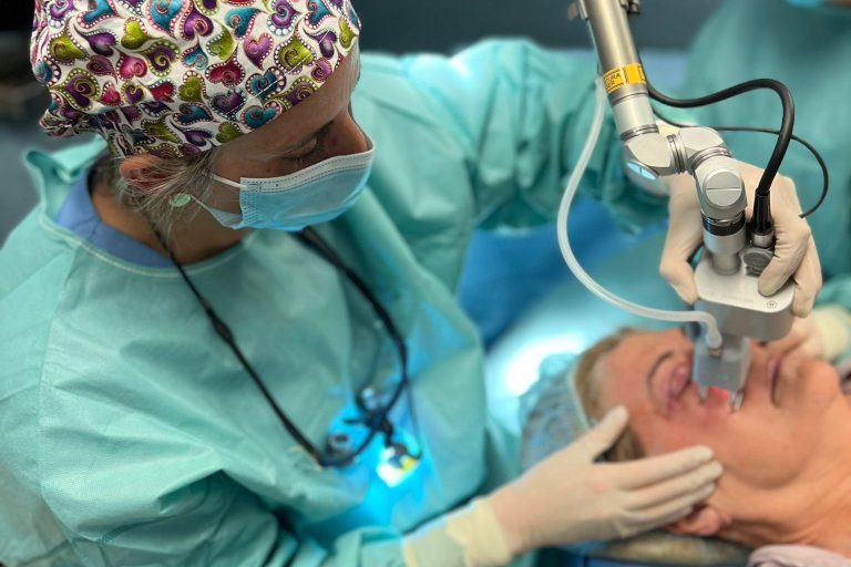 Detienen en Fuengirola a una mujer por realizar tratamientos estéticos sin titulación