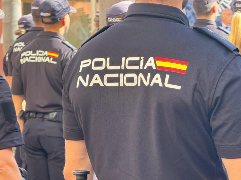 Detenidos en Málaga después de que ella apuñalara a su novio tras recibir un golpe con una botella en la cara