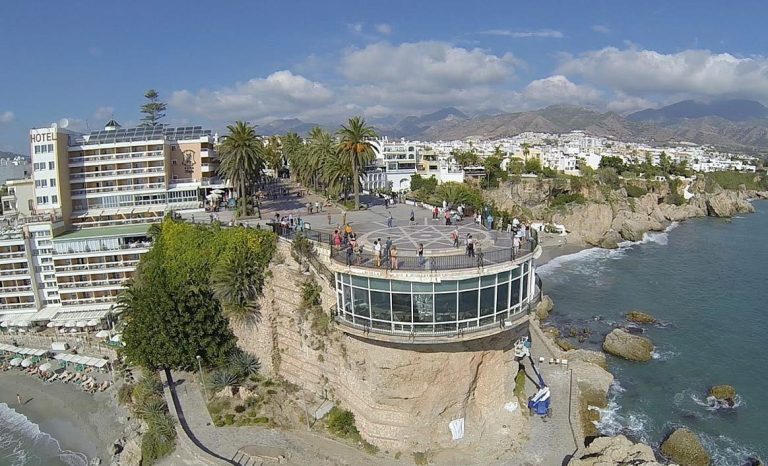 El Balcón de Europa: el mirador que guarda los secretos de la historia de Nerja